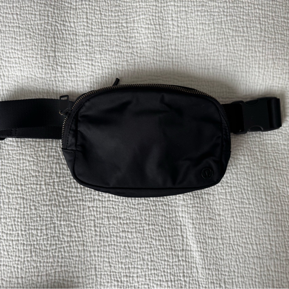 Lululemon Everywhere Belt Bag Fanny Pack